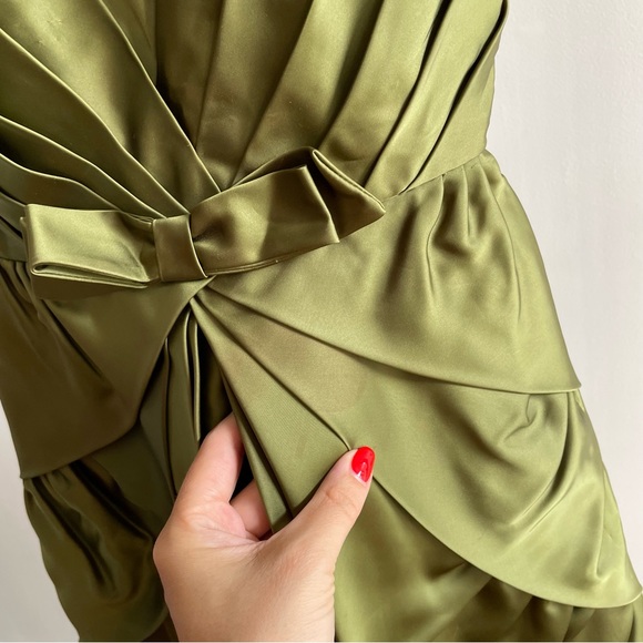 1950s Vintage Green Satin Petal Cocktail Dress - Picture 7 of 7
